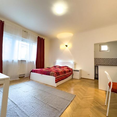 Central Retreat Apartments Бухарест Екстер'єр фото